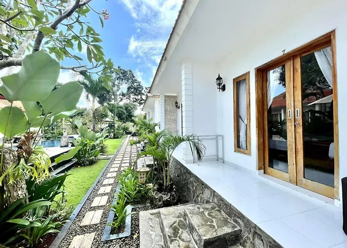 Adi Abian By Tanya Pink Pensión Uluwatu